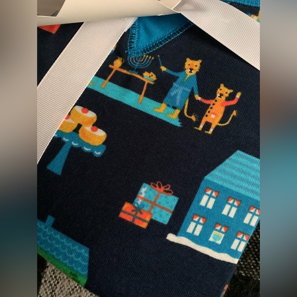 HANUKKAH LIONS PRINT WOMEN PJ SET - Picture 4 of 4